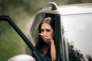 Malade en voiture, en car, en bateau… : que faire contre le mal des transports ?